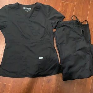 Scrub set